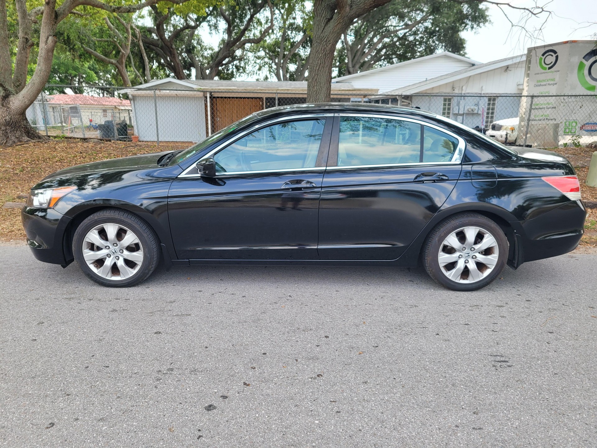 2010 Honda Accord EX-L's photo