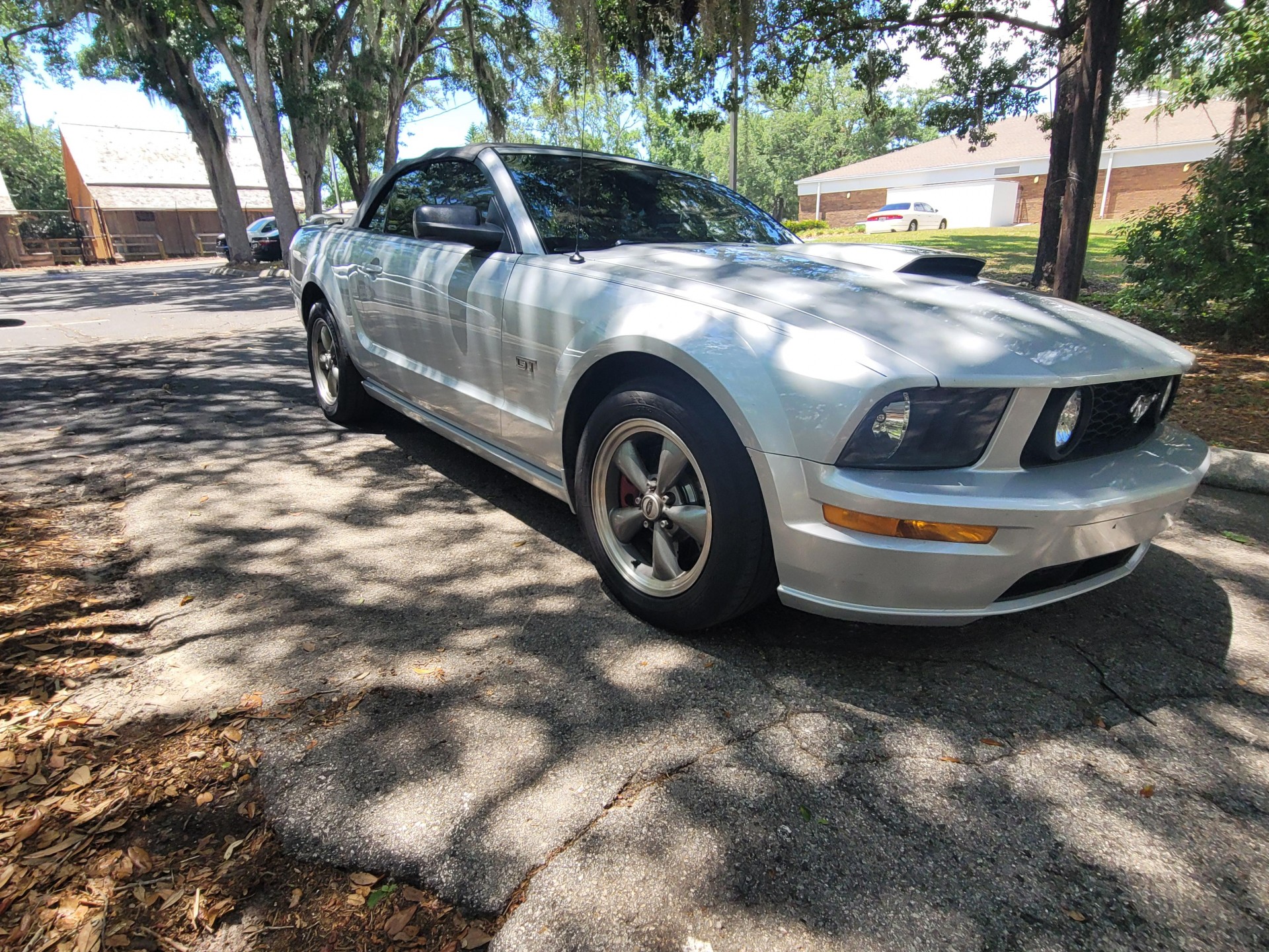 2005 Ford Mustang GT Premium's photo