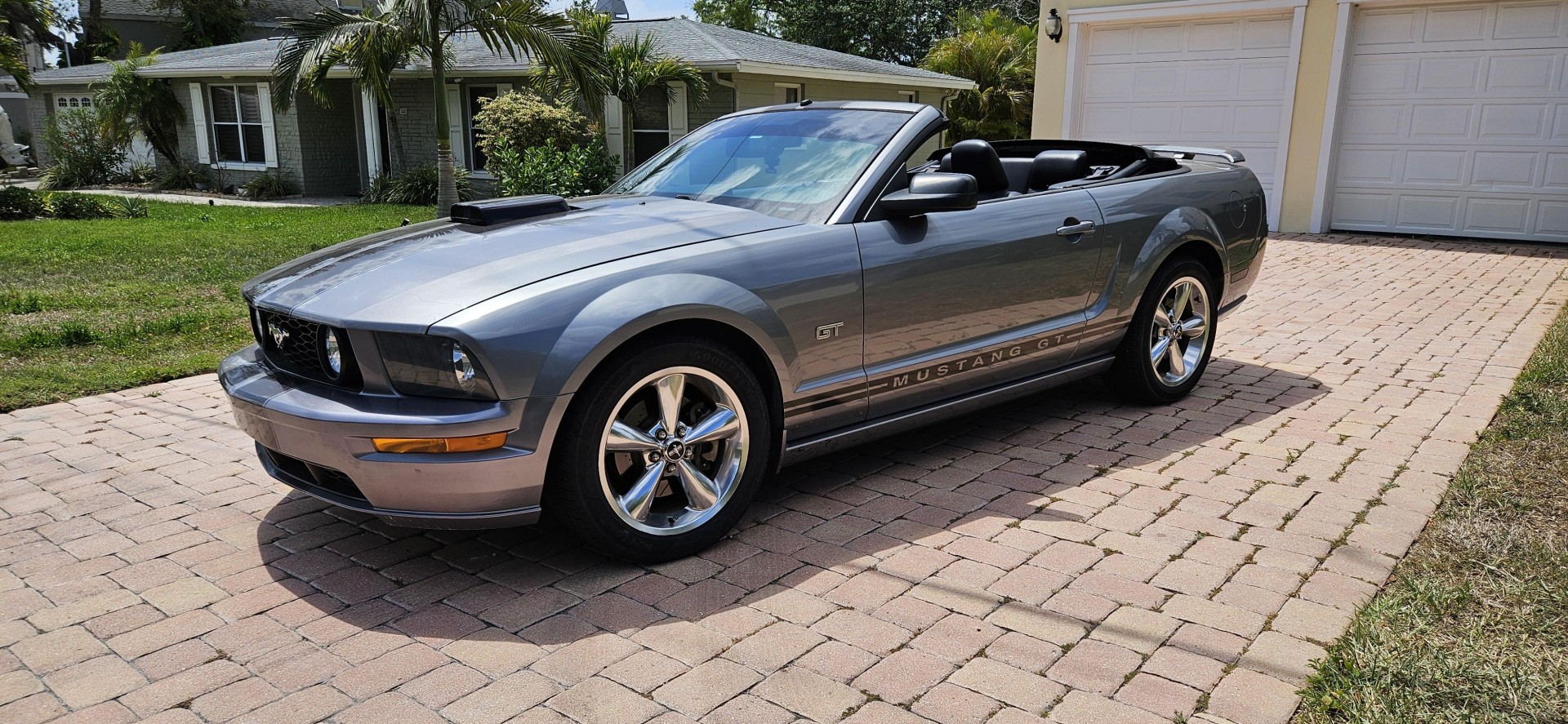 2006 Ford Mustang GT Premium - Photo 2